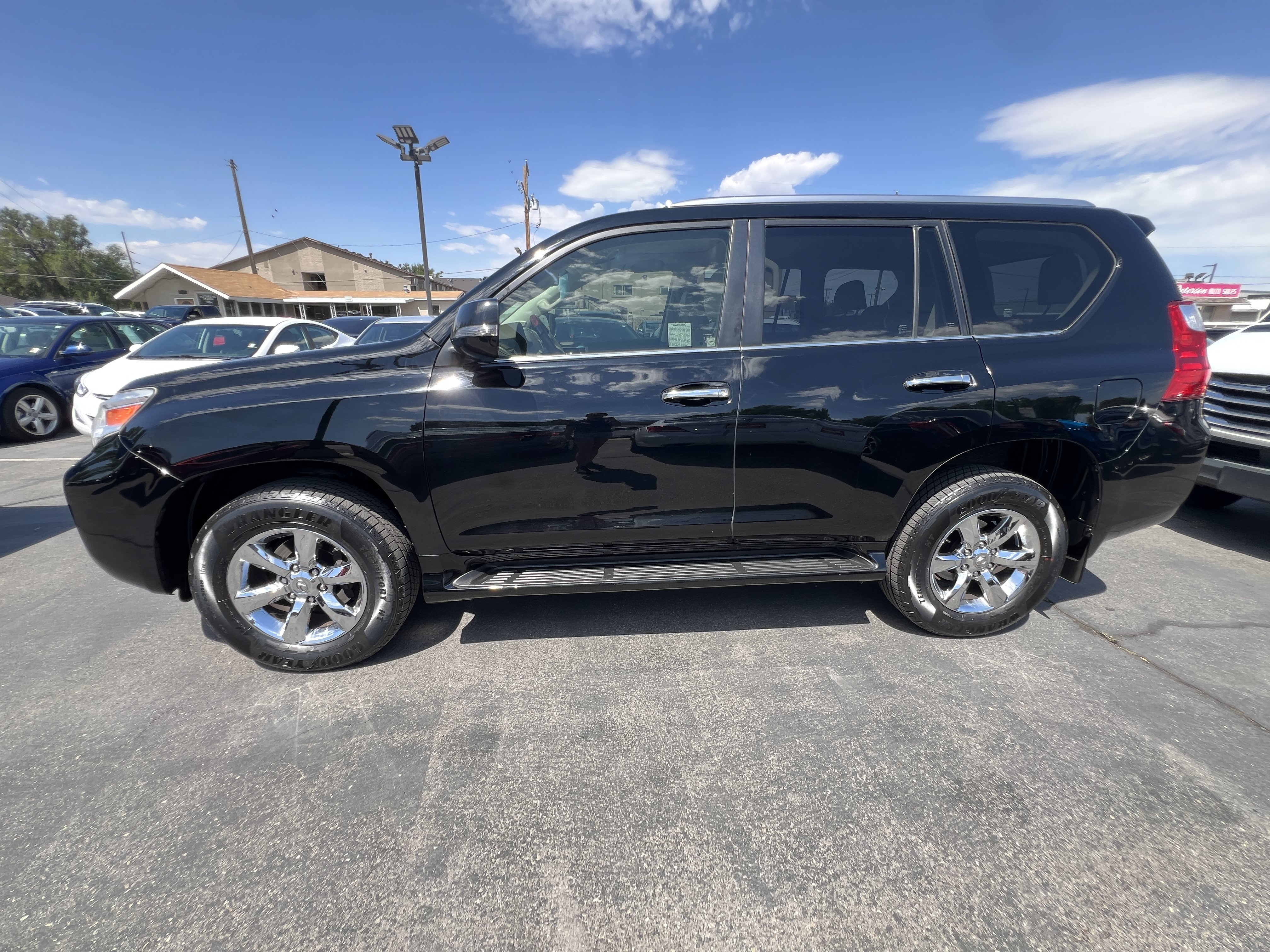 Used 2011 Lexus GX 460 w/ Convenience Pkg AWD/4WD image 5