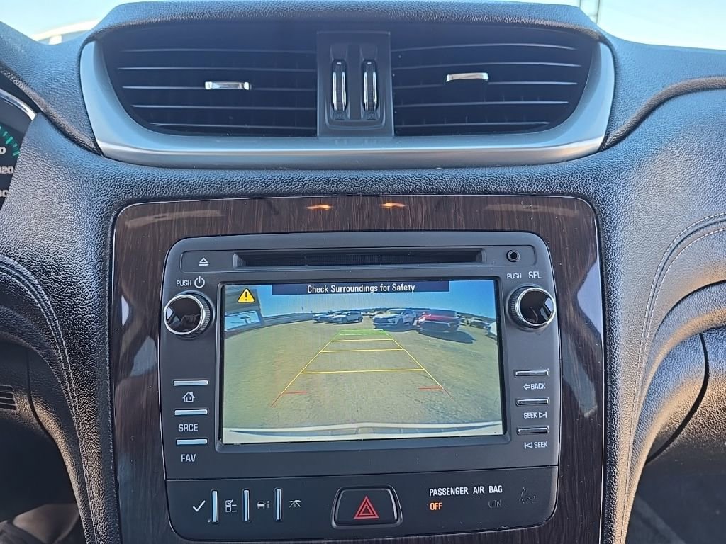 Used 2017 Chevrolet Traverse LT image 23