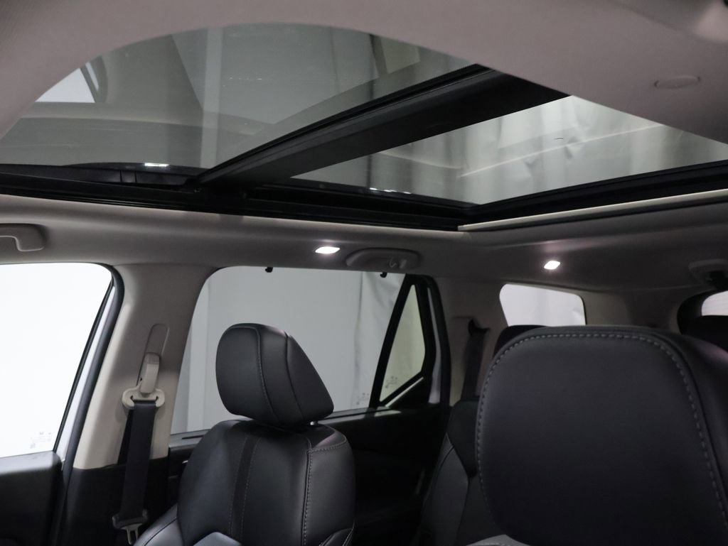 Used 2024 Honda Pilot Touring image 9