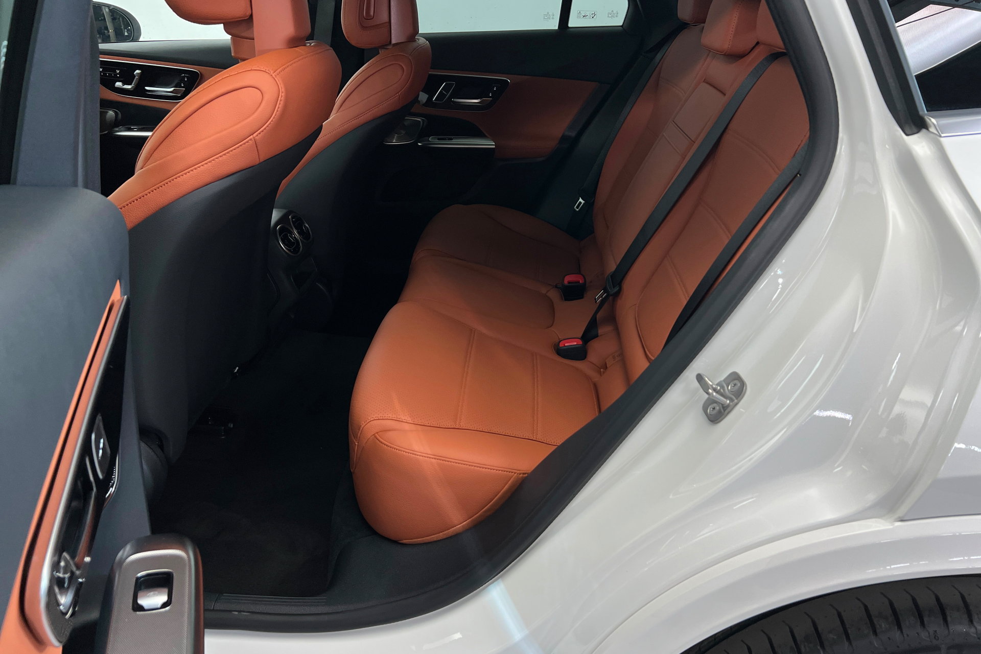New 2027 Mercedes-Benz GLC 300 4MATIC image 21