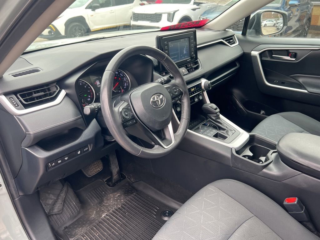 Used 2020 Toyota RAV4 XLE w/ Convenience Package image 6