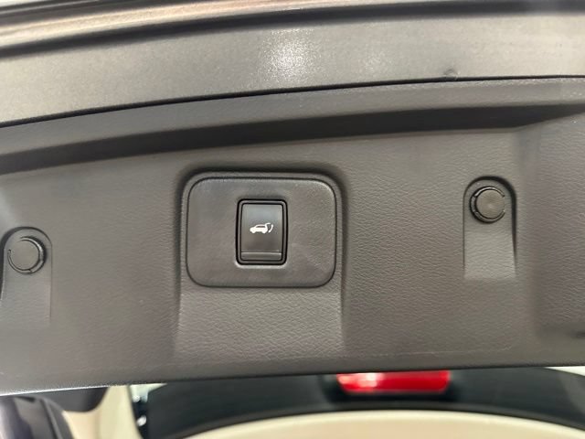 Used 2018 Nissan Murano SL w/ Moonroof Package AWD/4WD image 15