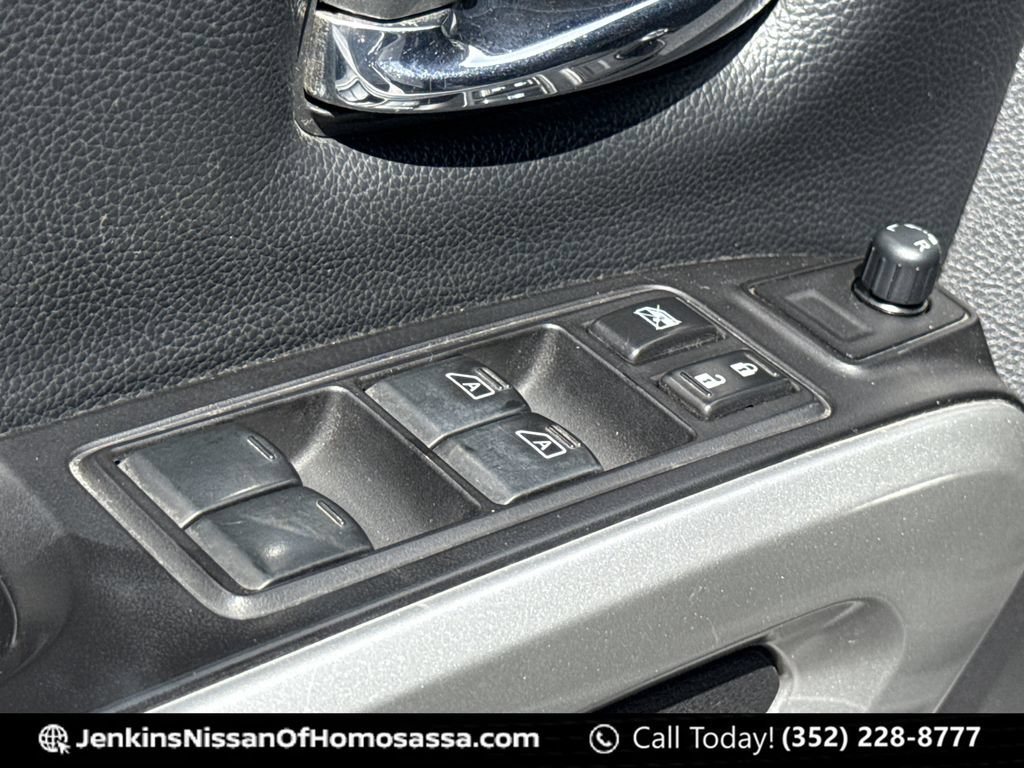 Certified 2019 Nissan Titan SV AWD/4WD image 31