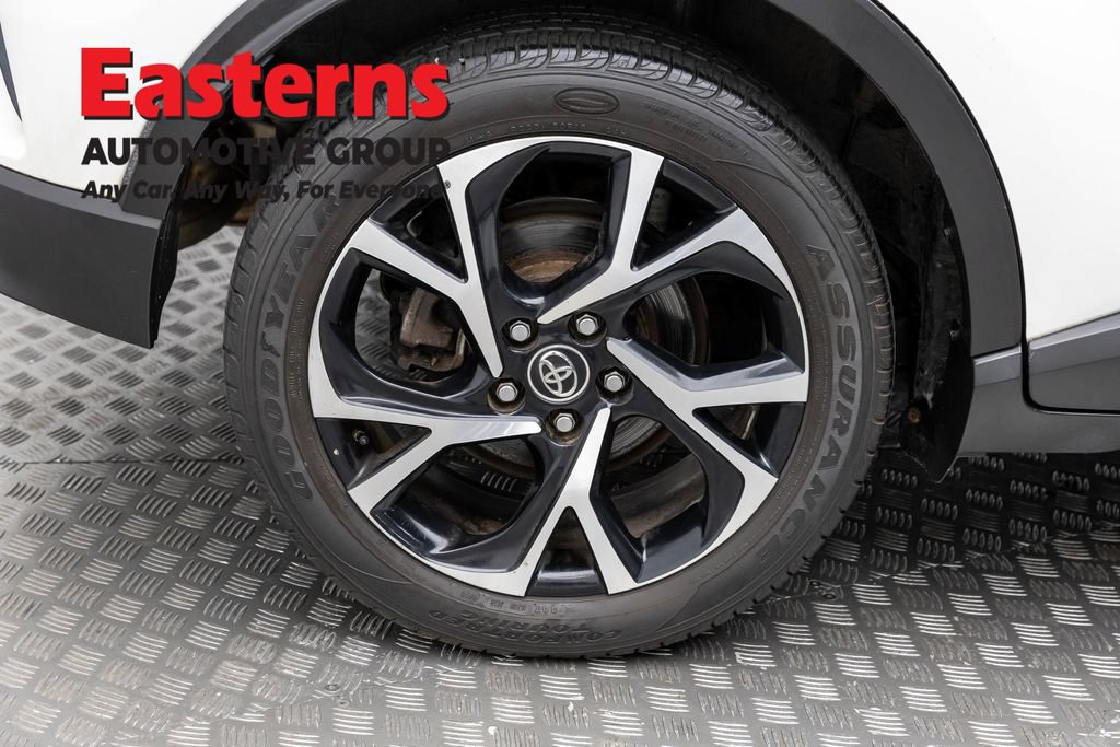 Used 2018 Toyota C-HR XLE FWD image 30