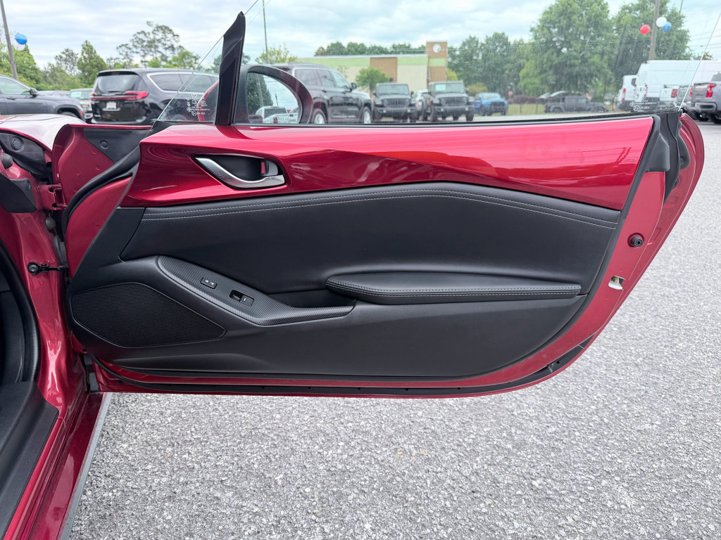Used 2021 MAZDA MX-5 Miata Grand Touring RWD image 23