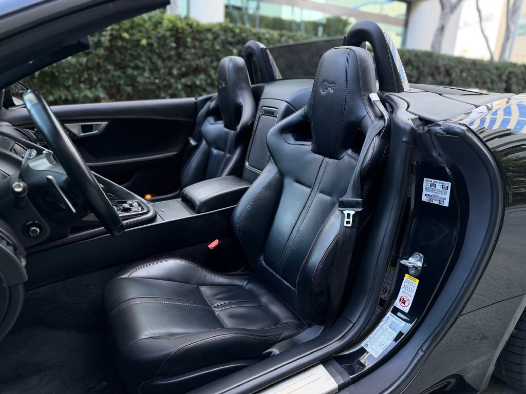 Used 2016 Jaguar F-TYPE R image 24