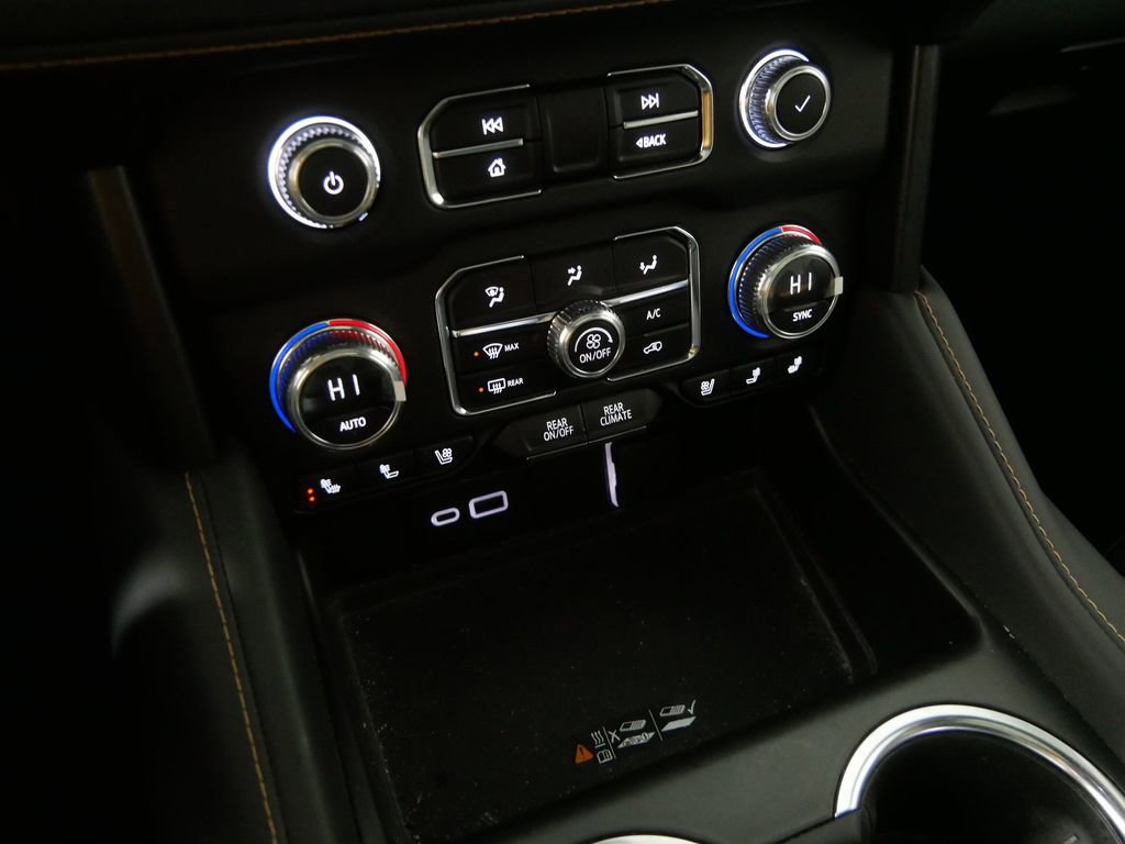 Used 2024 GMC Yukon AT4 w/ Technology Package image 27