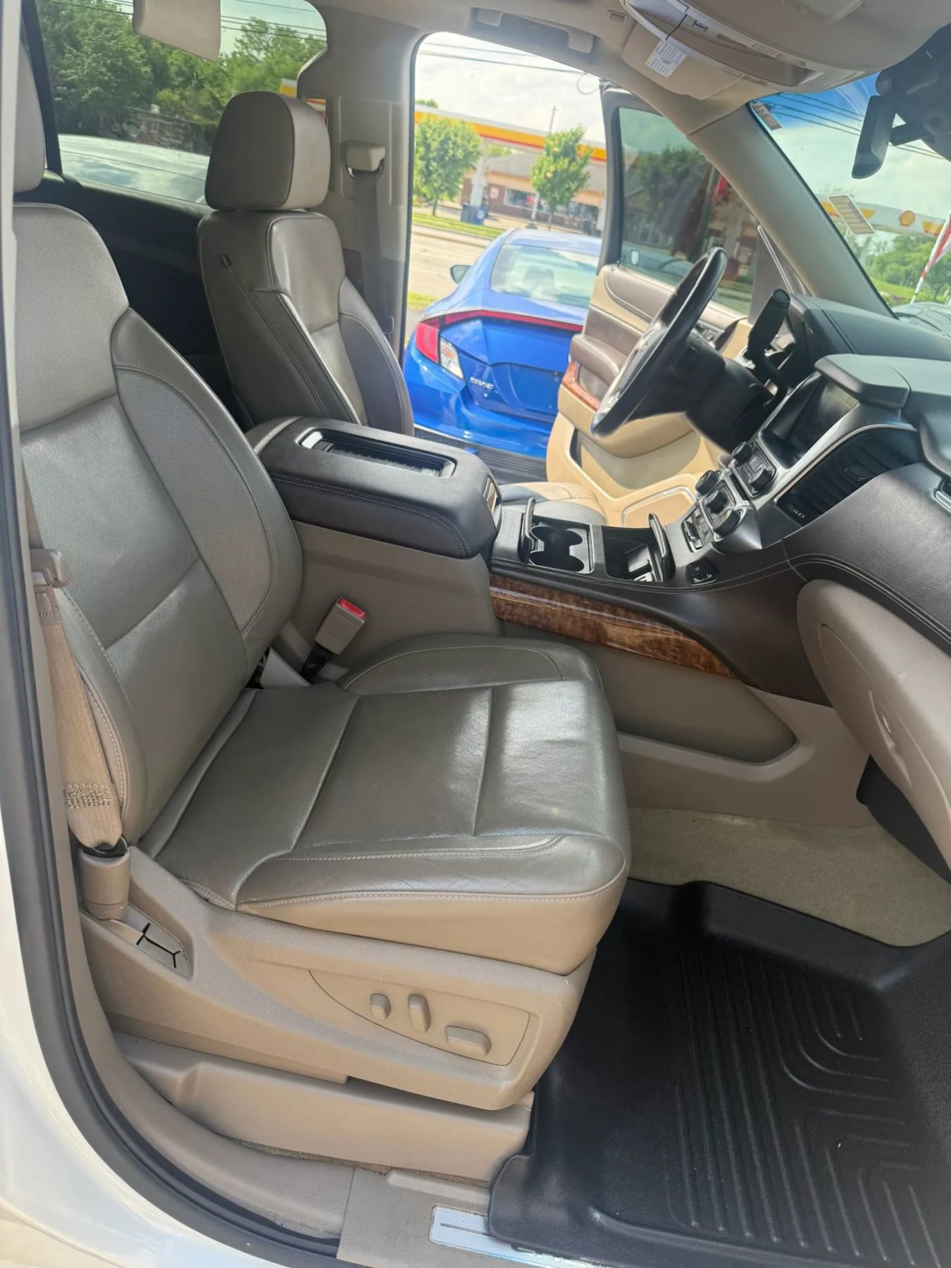 Used 2016 Chevrolet Suburban LTZ AWD/4WD image 27