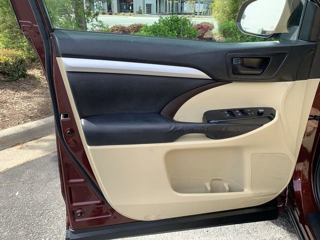 Used 2015 Toyota Highlander Plus image 17