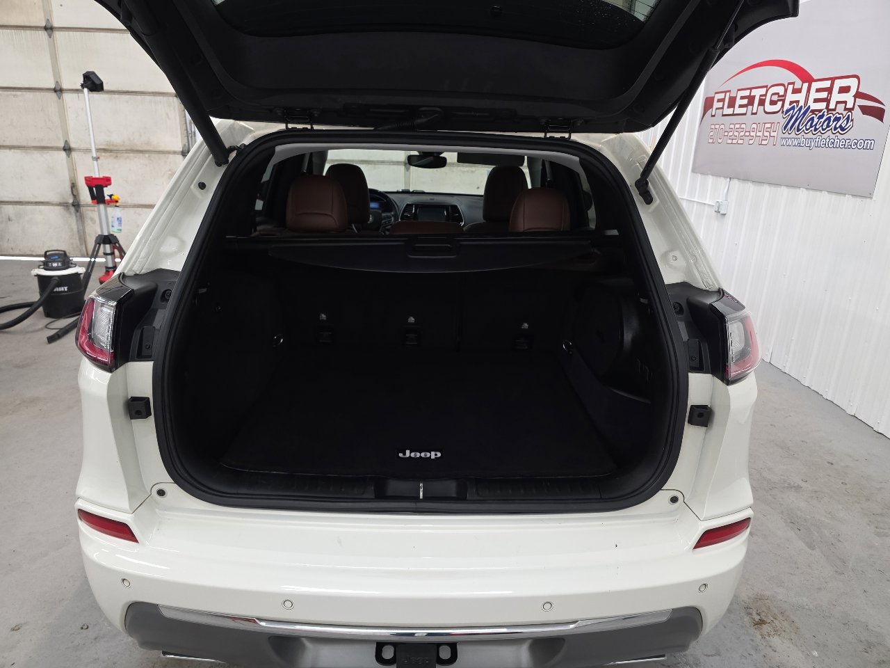 Used 2019 Jeep Cherokee Overland w/ Technology Group image 34