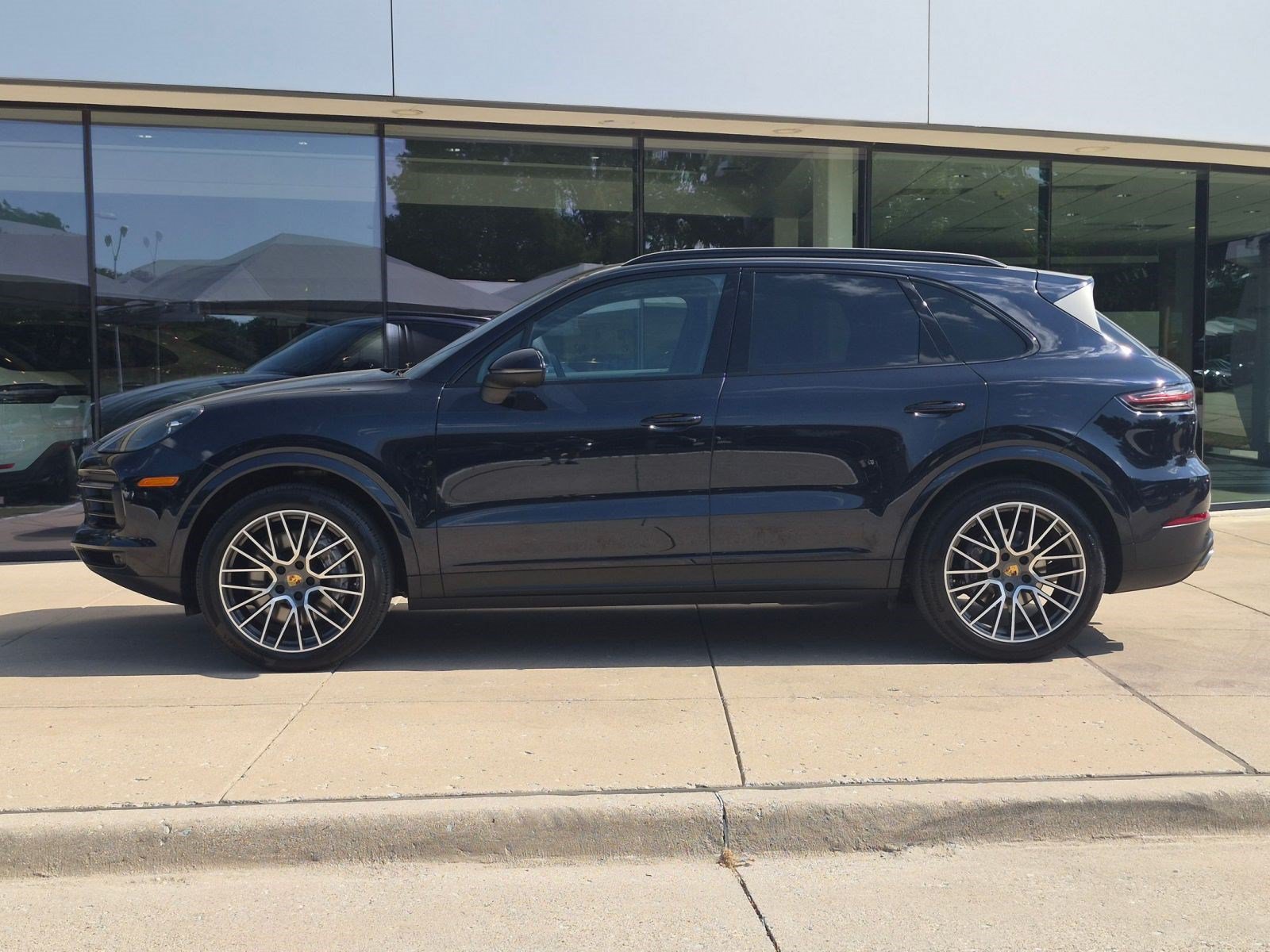 Certified 2023 Porsche Cayenne AWD/4WD image 2