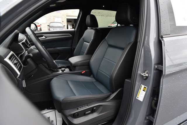 Certified 2023 Volkswagen Atlas Cross Sport SEL R-Line AWD/4WD image 19