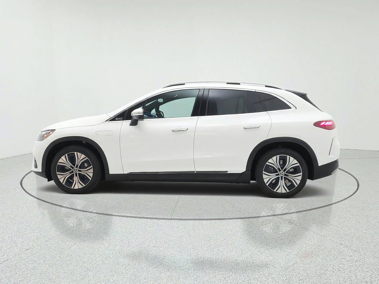 New 2027 Mercedes-Benz EQE 320+ SUV image 8