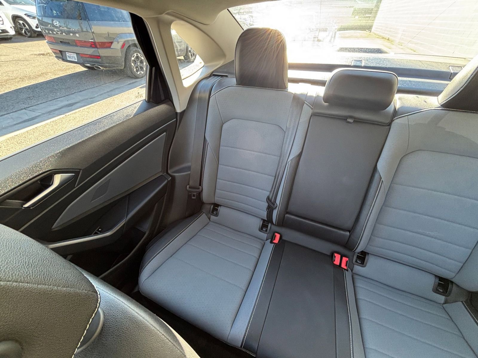 Used 2025 Volkswagen Jetta SE image 40