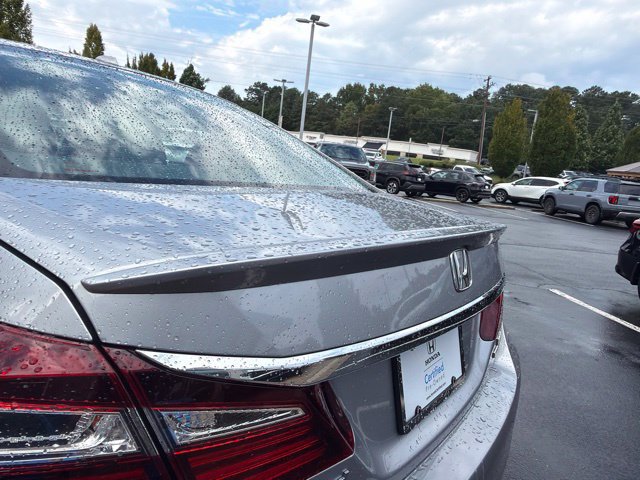 Used 2017 Honda Accord Touring image 9