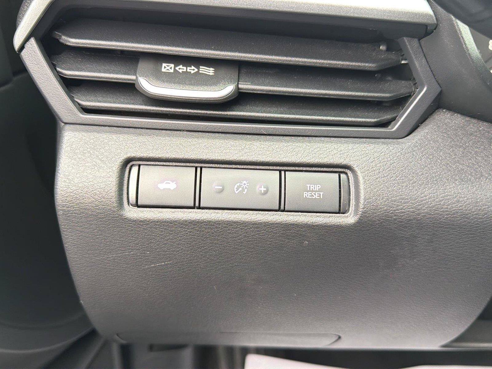 Used 2024 Nissan Altima 2.5 SV AWD/4WD image 16
