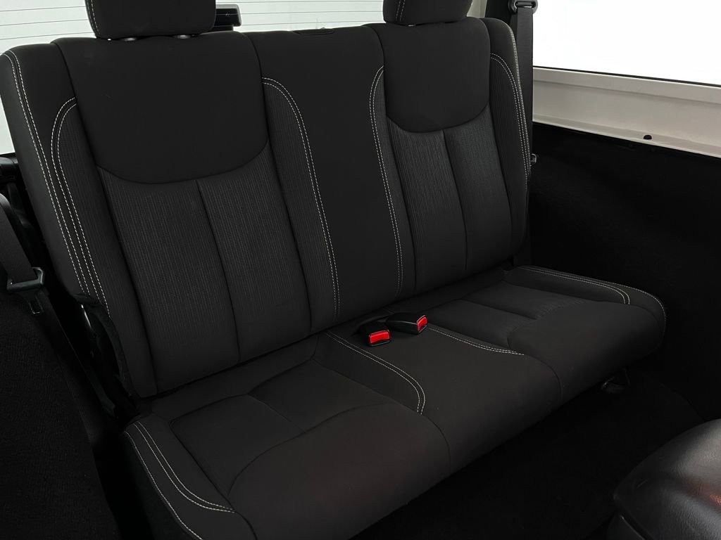 Used 2017 Jeep Wrangler Sahara w/ Connectivity Group image 14