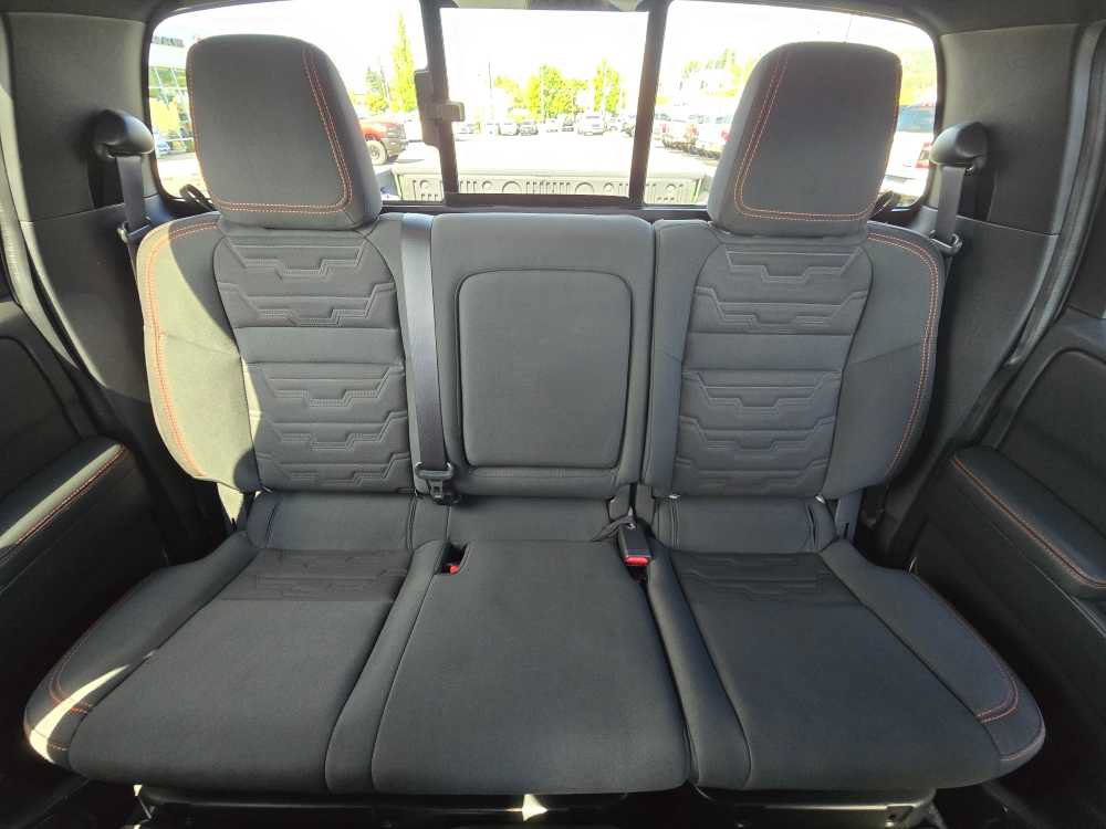 Used 2023 Nissan Frontier PRO-4X w/ Pro Convenience Package AWD/4WD image 17