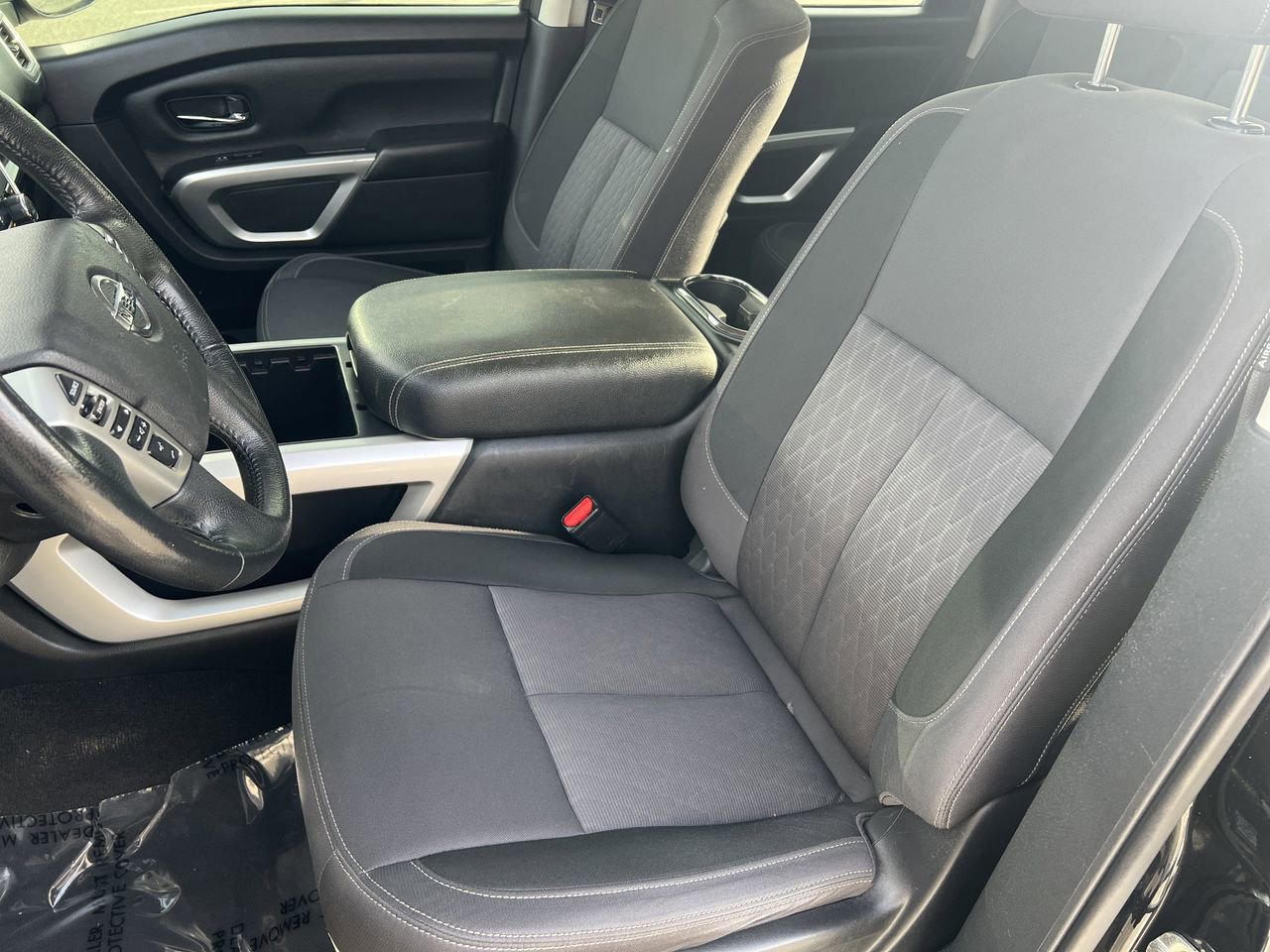 Used 2021 Nissan Titan SV w/ SV Convenience Package image 22