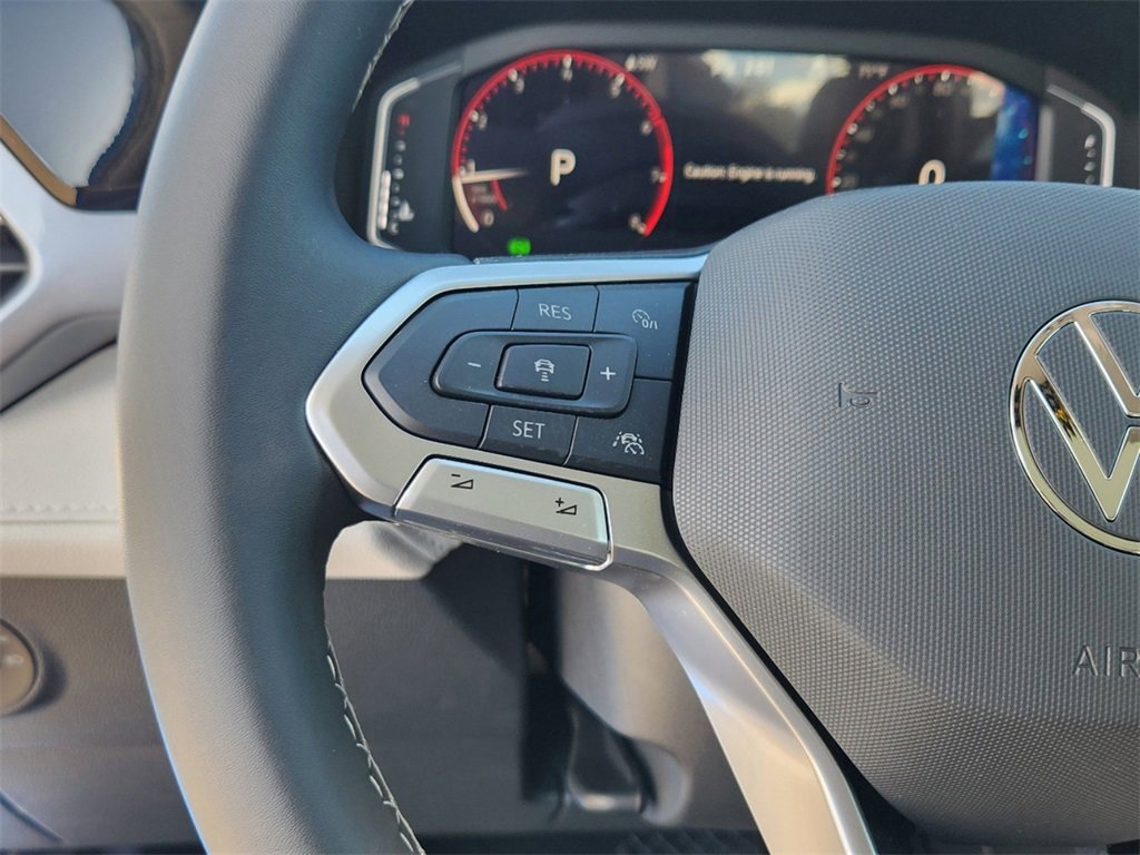 New 2025 Volkswagen Taos SEL image 9