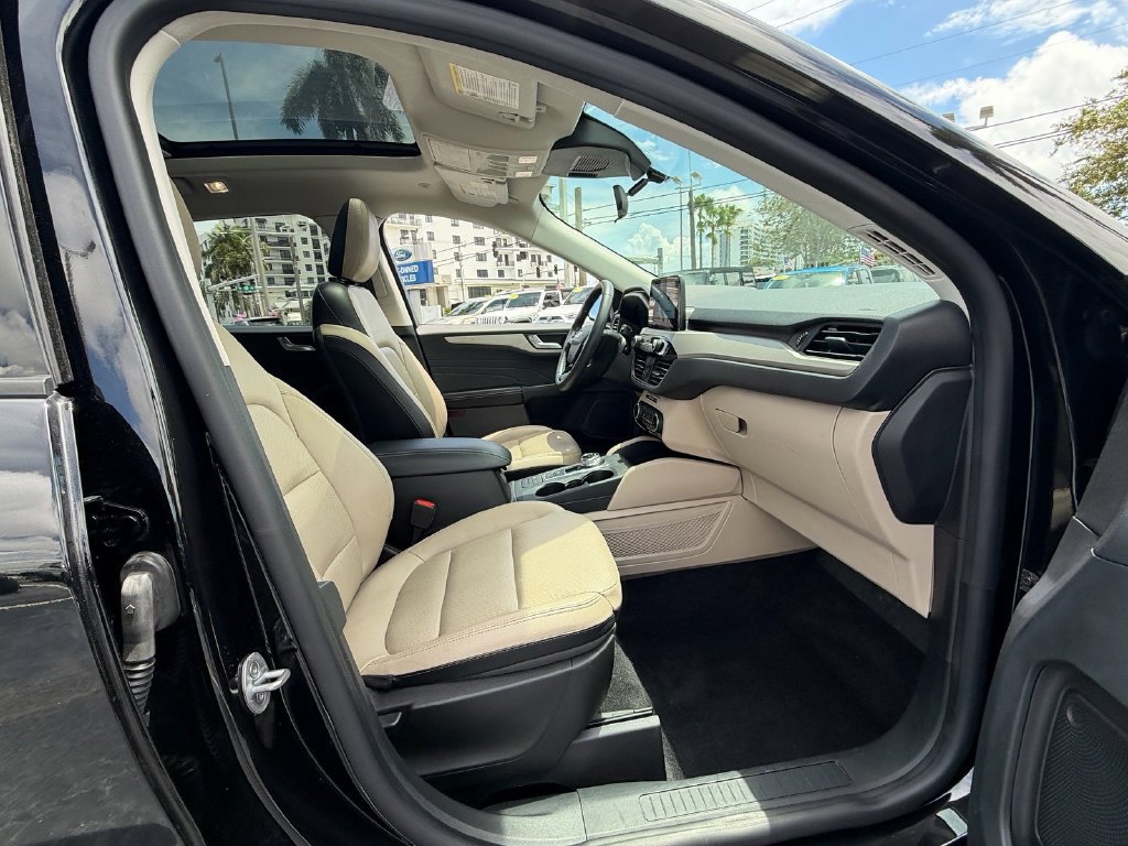 Used 2022 Ford Escape SEL FWD image 18