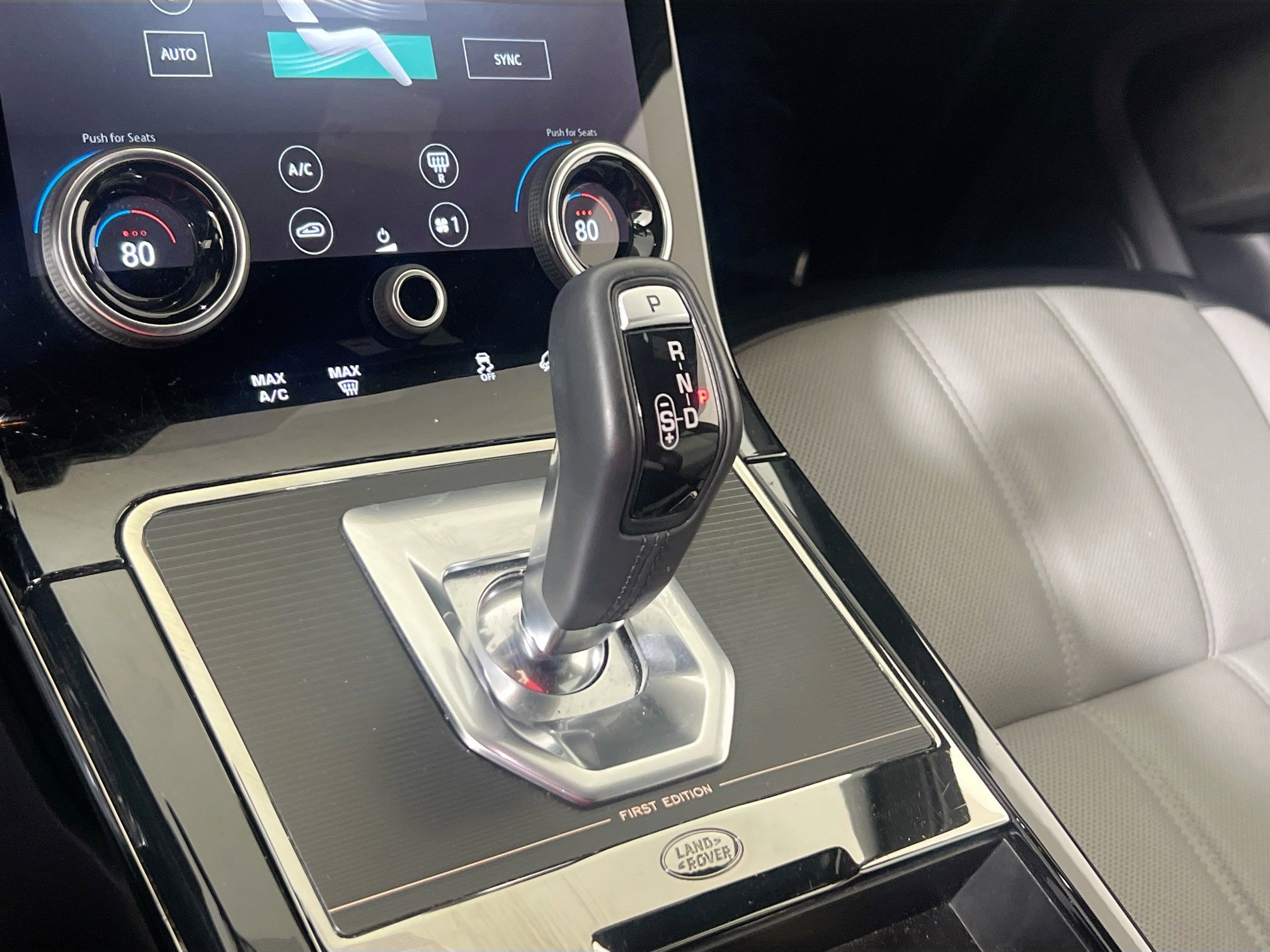 Used 2020 Land Rover Range Rover Evoque First Edition image 17