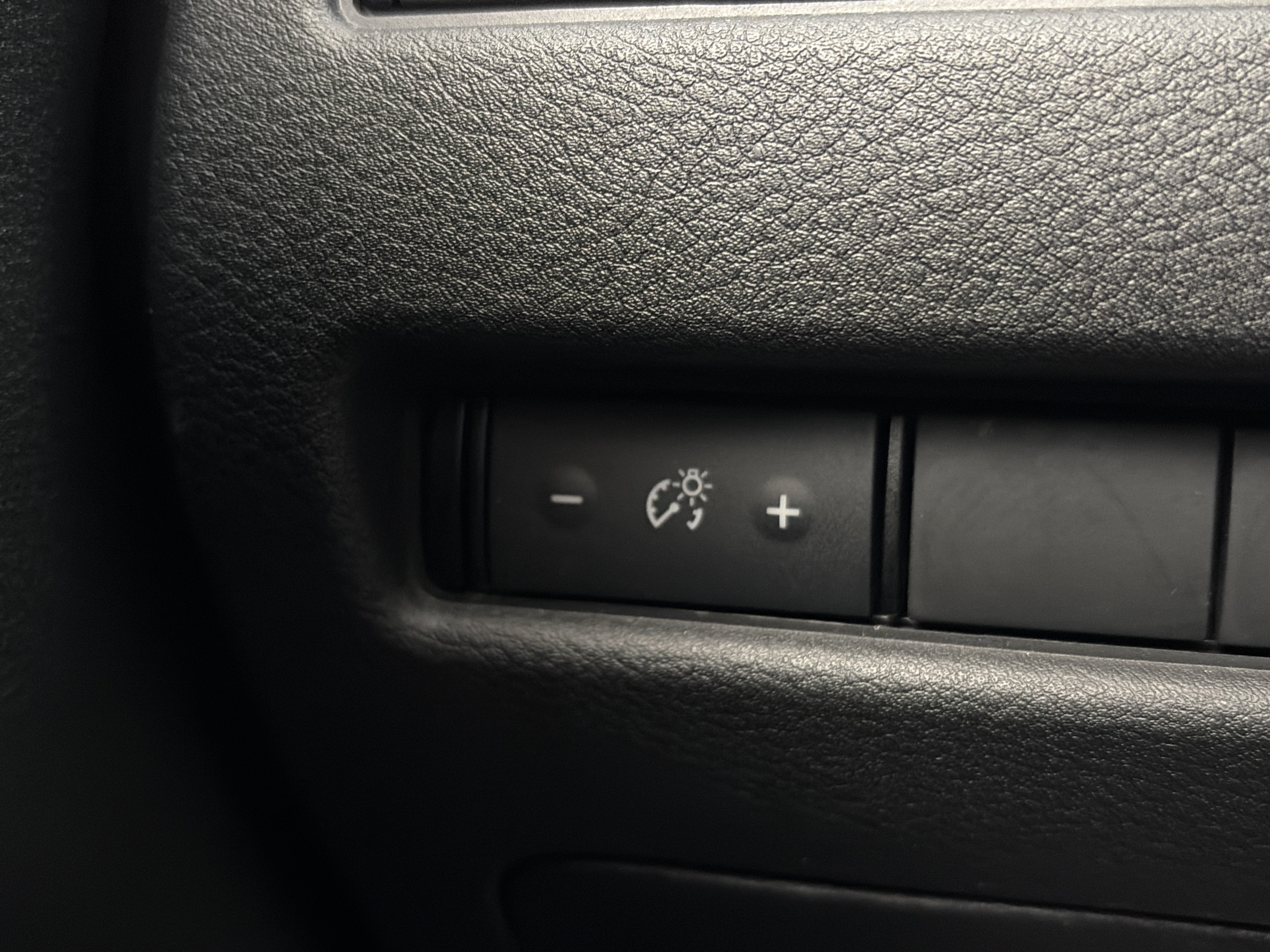 Used 2021 Nissan Rogue S AWD/4WD image 29