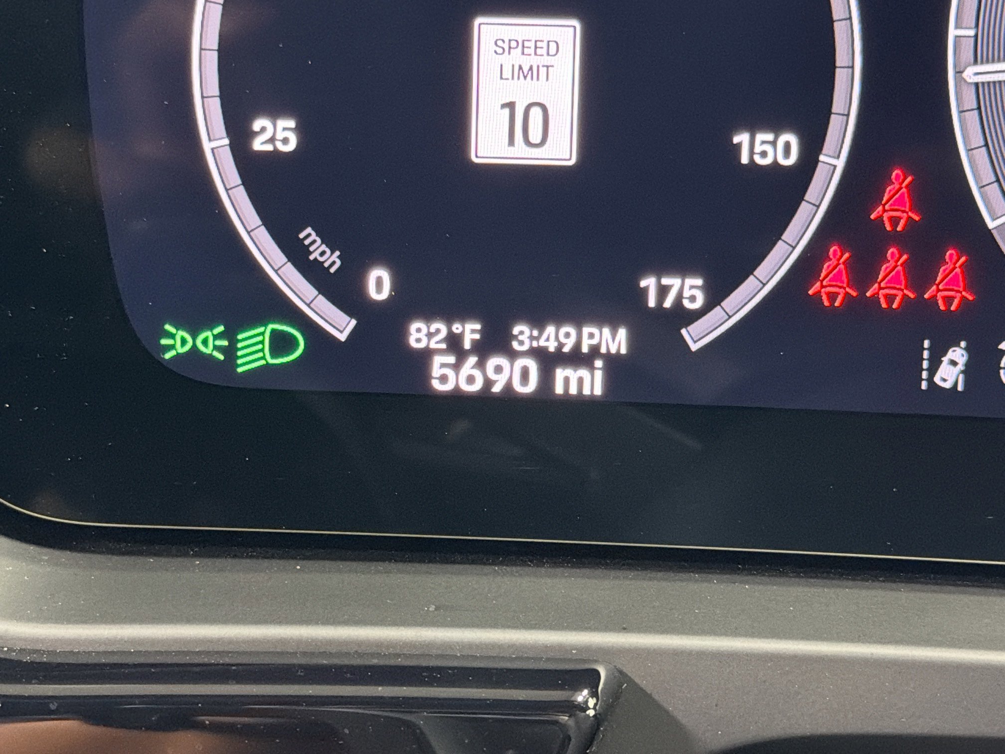 Used 2025 Porsche Cayenne image 41