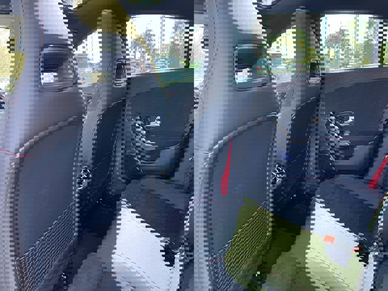 Used 2023 Mercedes-Benz CLA 35 AMG 4MATIC image 31