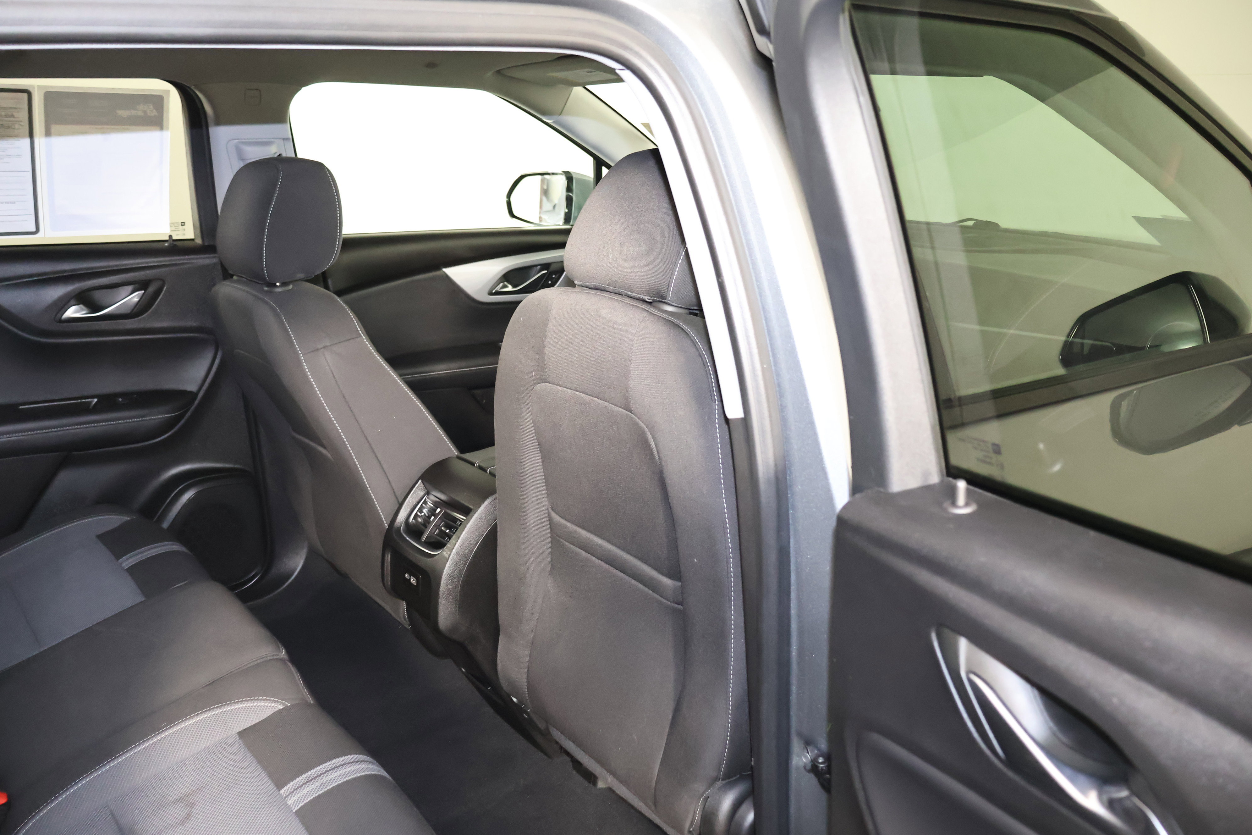 Used 2025 Chevrolet Blazer LT AWD/4WD image 43