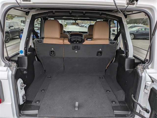 Used 2021 Jeep Wrangler Unlimited Sahara w/ LED Lighting Group image 13