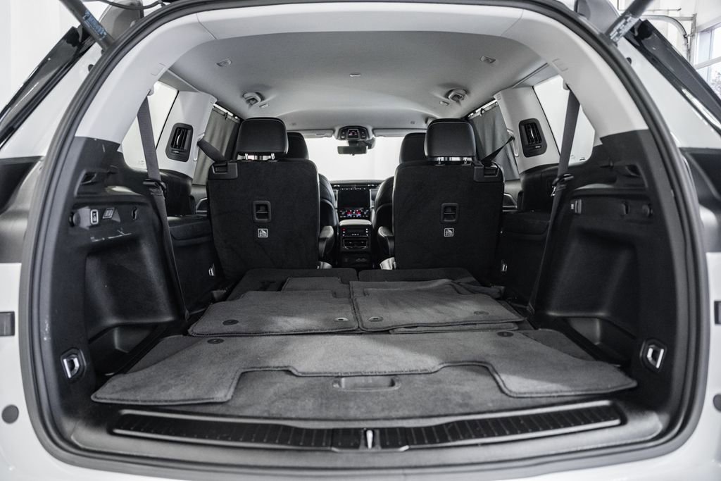 Certified 2024 Jeep Grand Cherokee L Limited w/ Luxury Tech Group II image 10