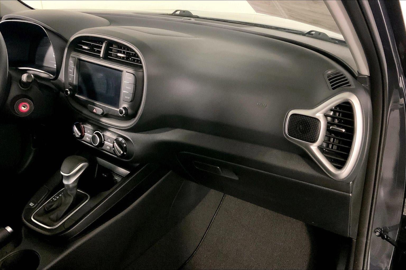 Certified 2025 Kia Soul LX FWD image 16