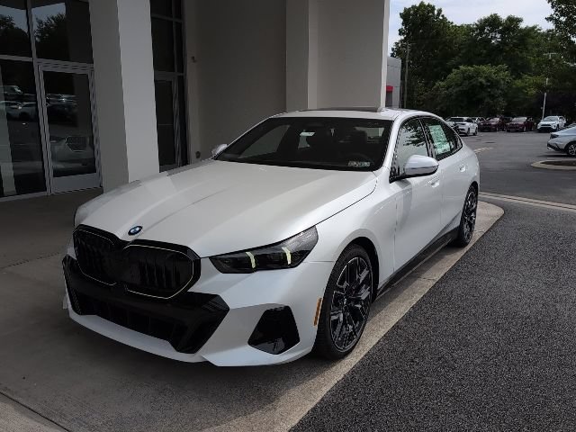 New 2027 BMW 530i xDrive w/ M Sport Package AWD/4WD image 7