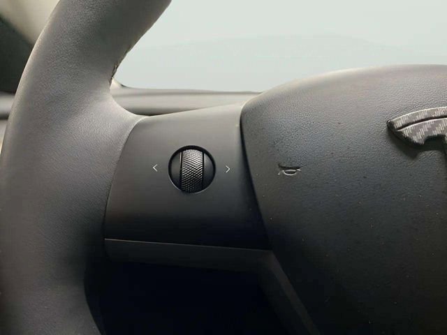 Used 2023 Tesla Model 3 Standard Range image 41