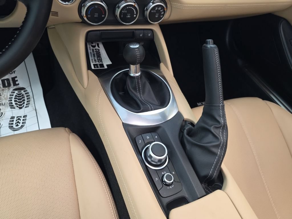 Used 2024 MAZDA MX-5 Miata Grand Touring w/ Weather Package RWD image 17