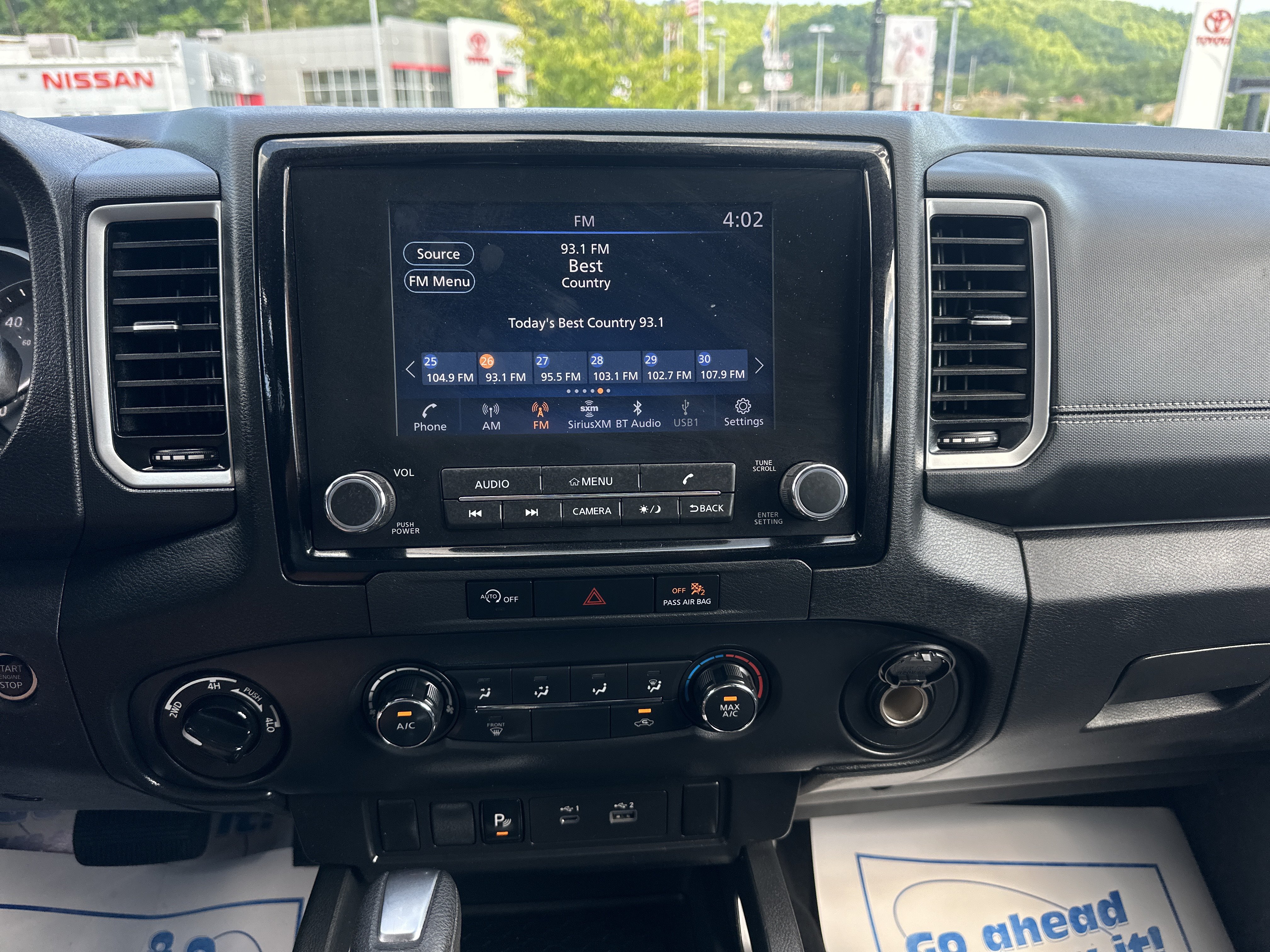 Used 2023 Nissan Frontier SV w/ Technology Package AWD/4WD image 16