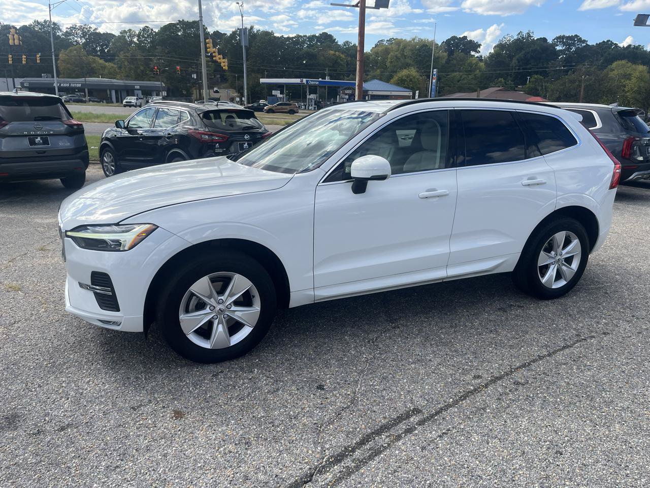 Used 2022 Volvo XC60 B5 Momentum AWD/4WD image 10