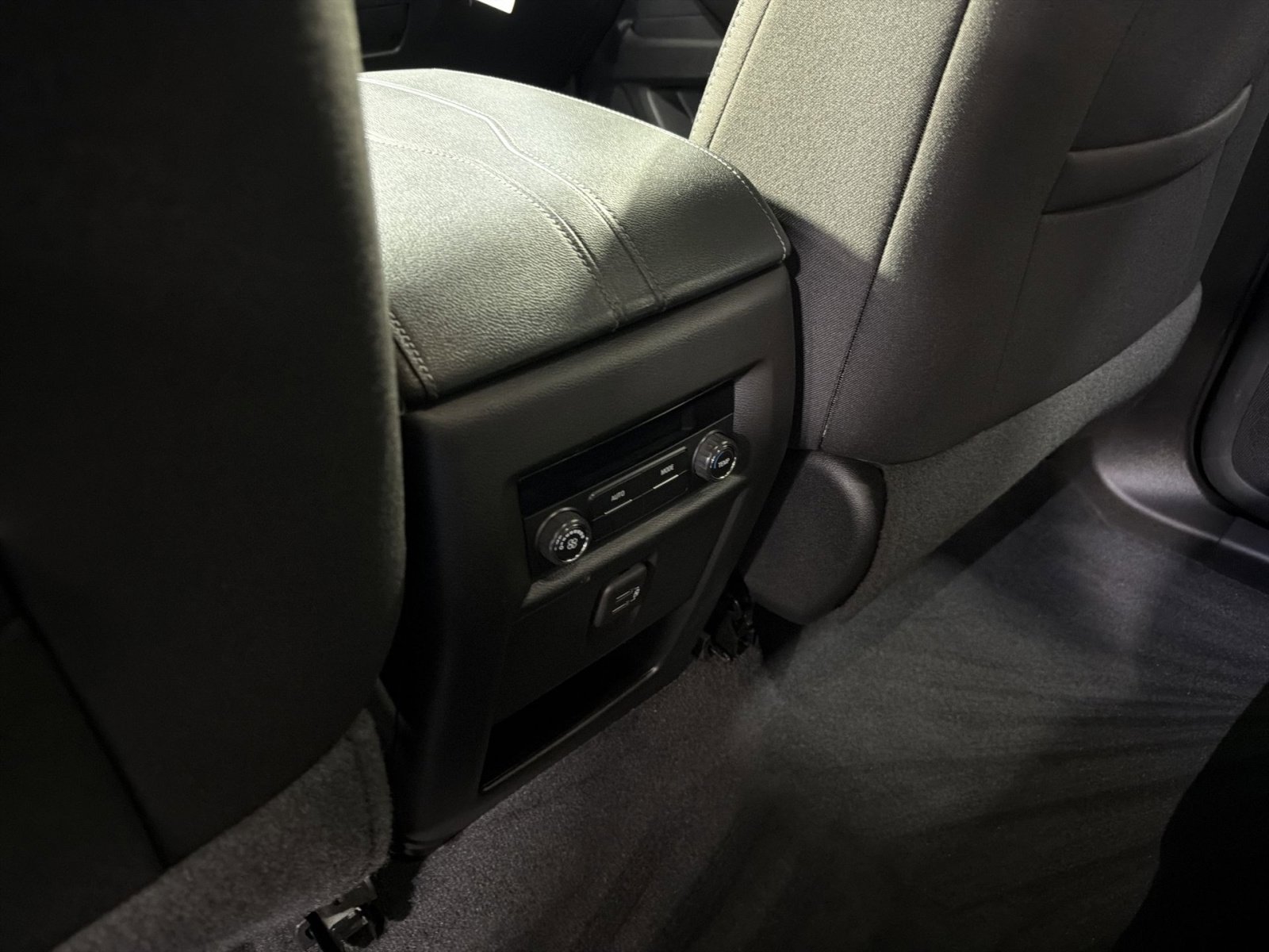 Used 2023 Chevrolet Traverse LT AWD/4WD image 32