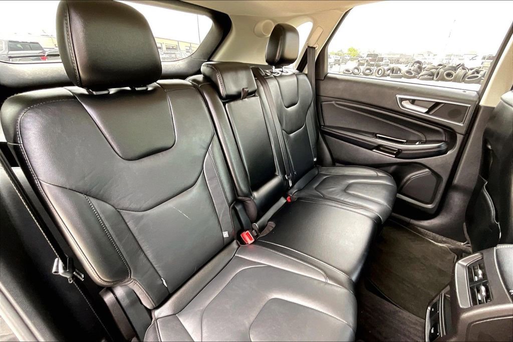 Used 2015 Ford Edge Titanium w/ Technology Package image 22