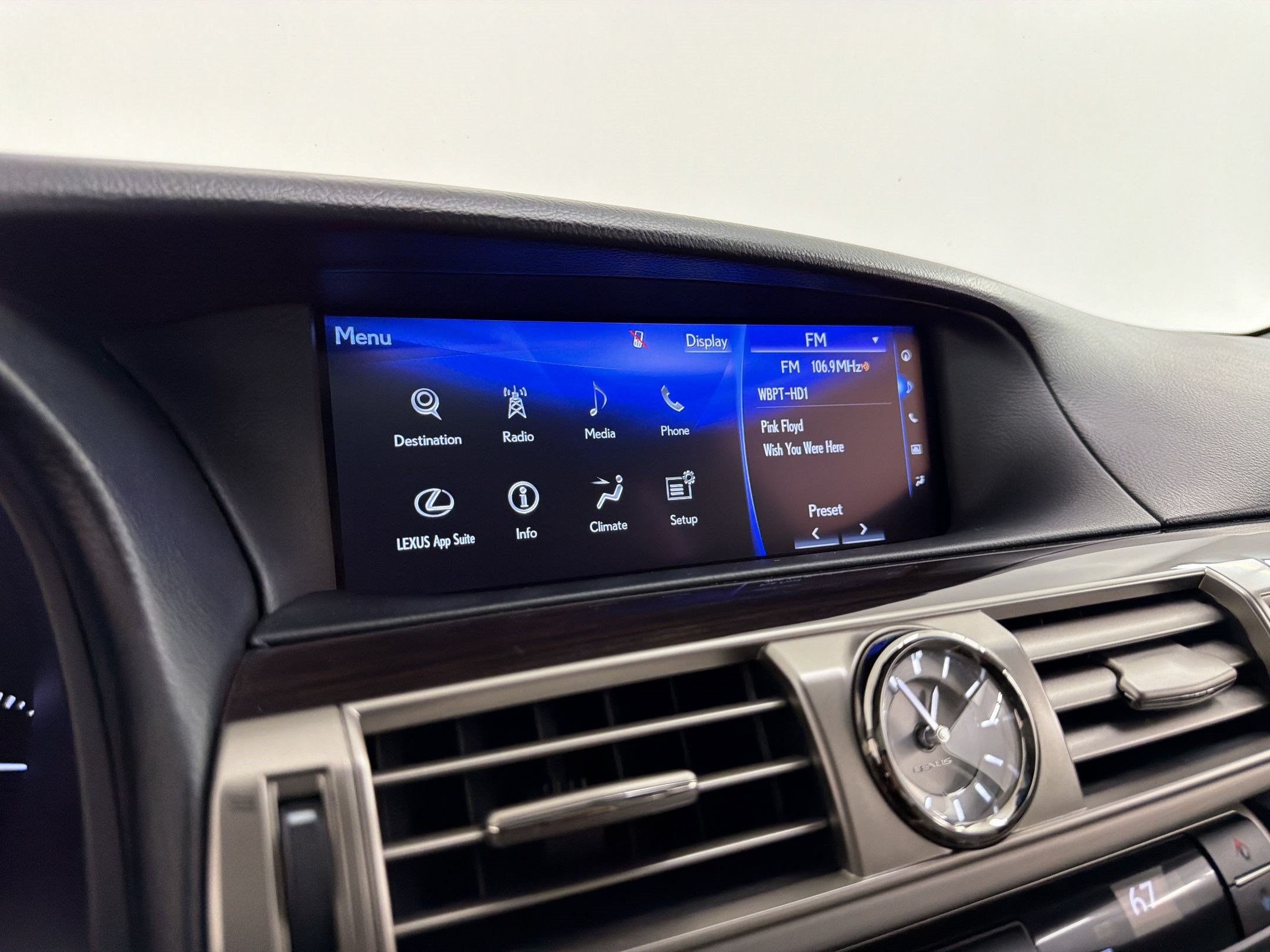 Used 2017 Lexus LS 460 L w/ Ultra Luxury Package RWD image 30