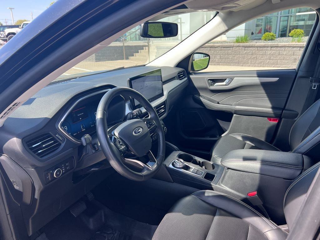 Certified 2023 Ford Escape Platinum AWD/4WD image 18