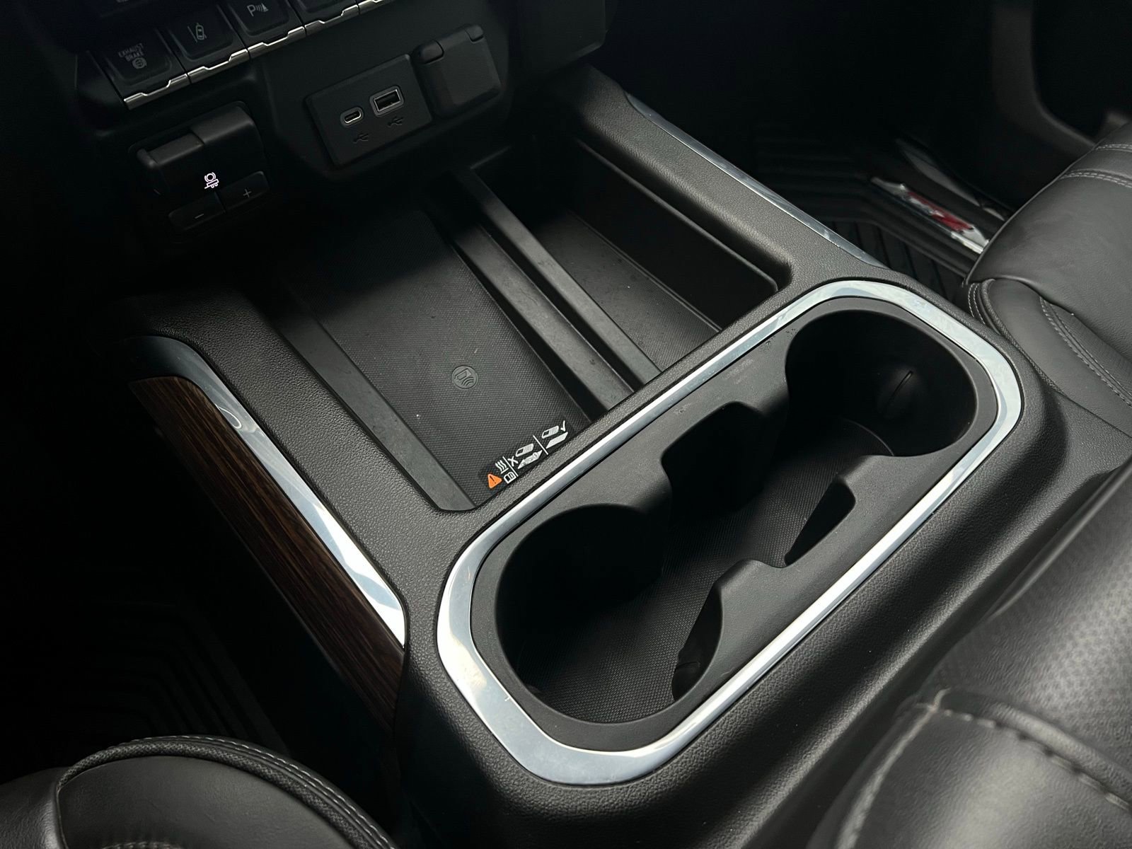 Used 2022 Chevrolet Silverado 2500 High Country w/ Safety Package II image 14