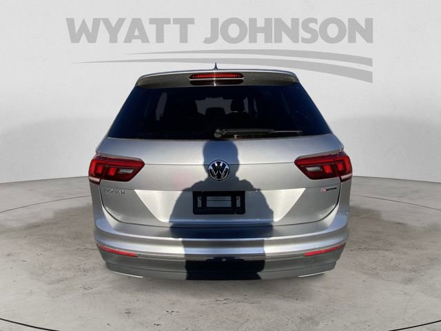 Used 2020 Volkswagen Tiguan SE AWD/4WD image 8