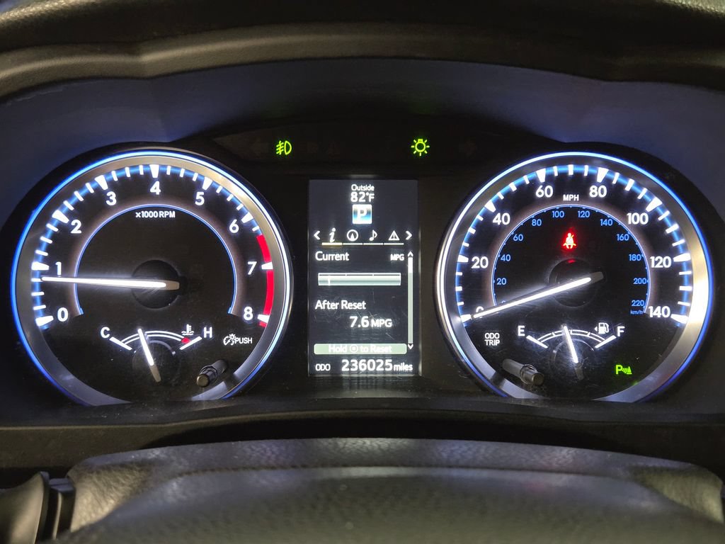 Used 2015 Toyota Highlander Limited AWD/4WD image 22
