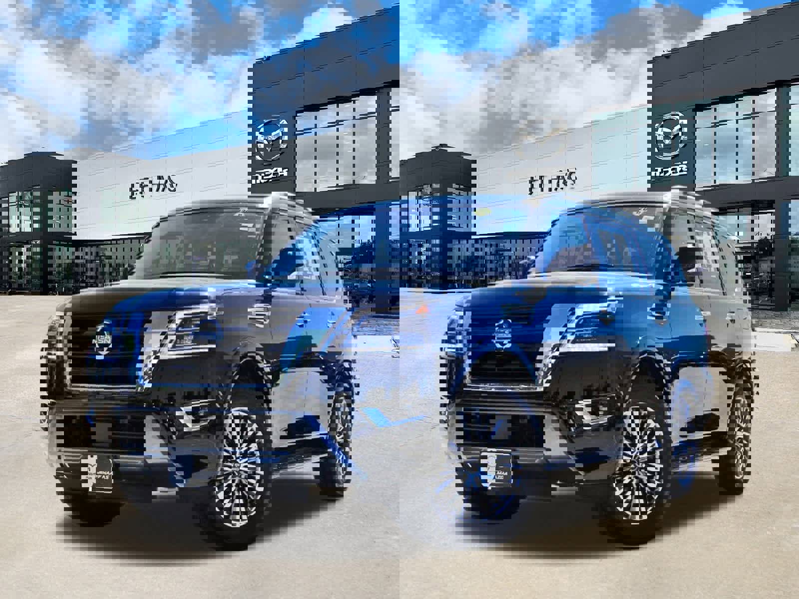 Used 2024 Nissan Armada SL w/ Captain's Chairs Package