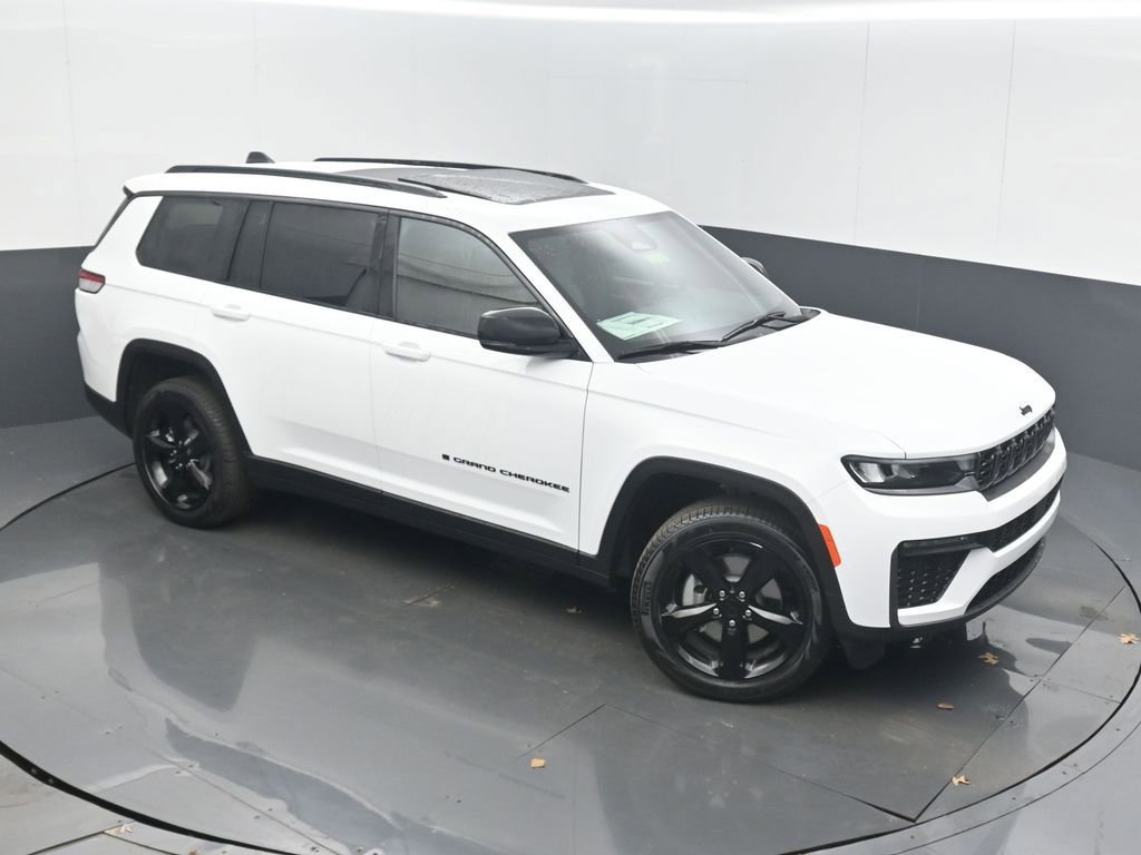 New 2026 Jeep Grand Cherokee L Limited w/ Limited Altitude Package AWD/4WD image 38