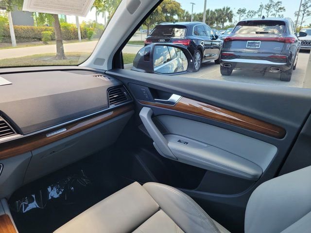 Certified 2024 Audi Q5 e Premium Plus w/ Premium Plus Package AWD/4WD image 14