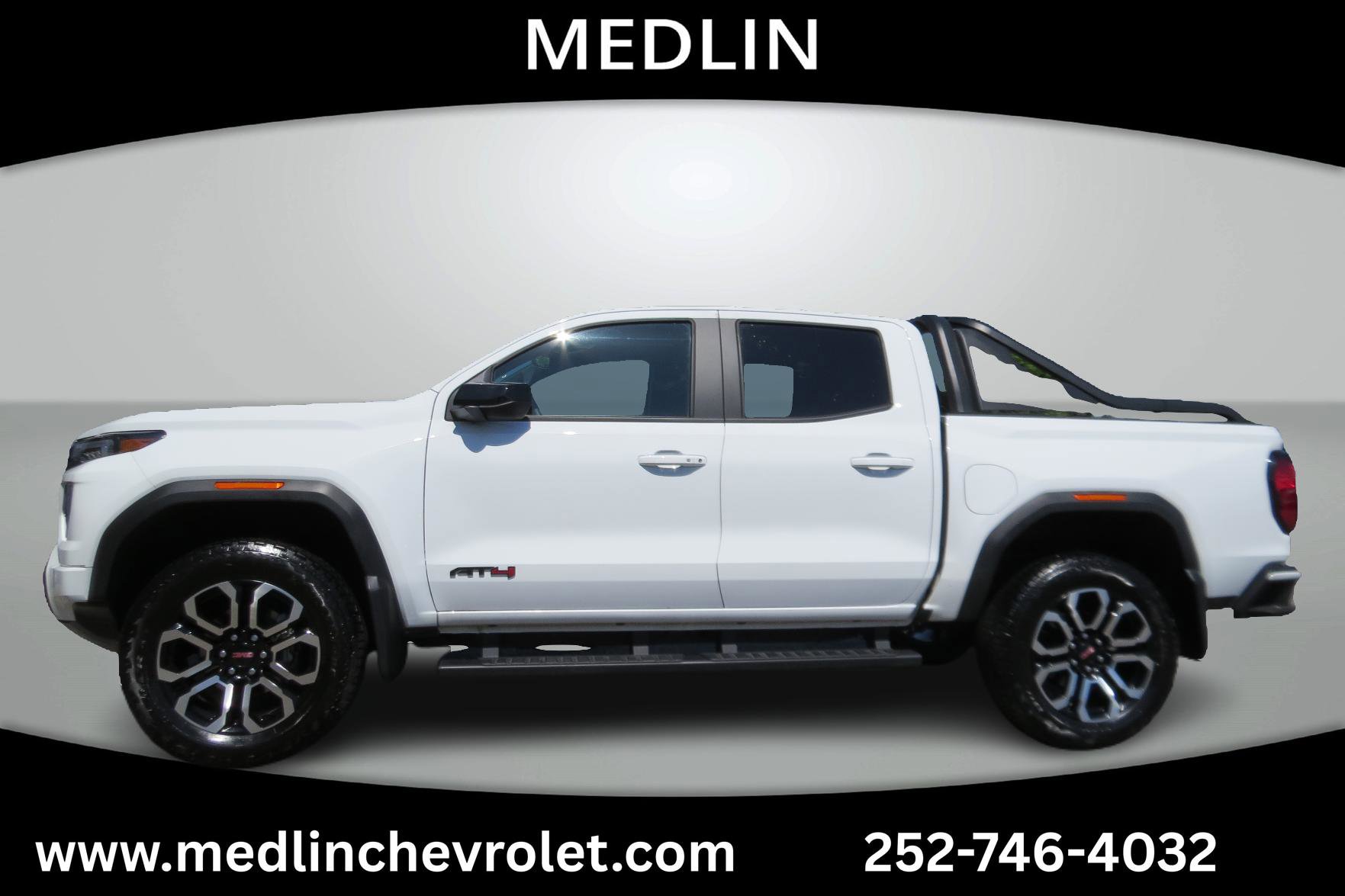 Used 2025 GMC Canyon AT4 w/ Nightfall Edition AWD/4WD image 5