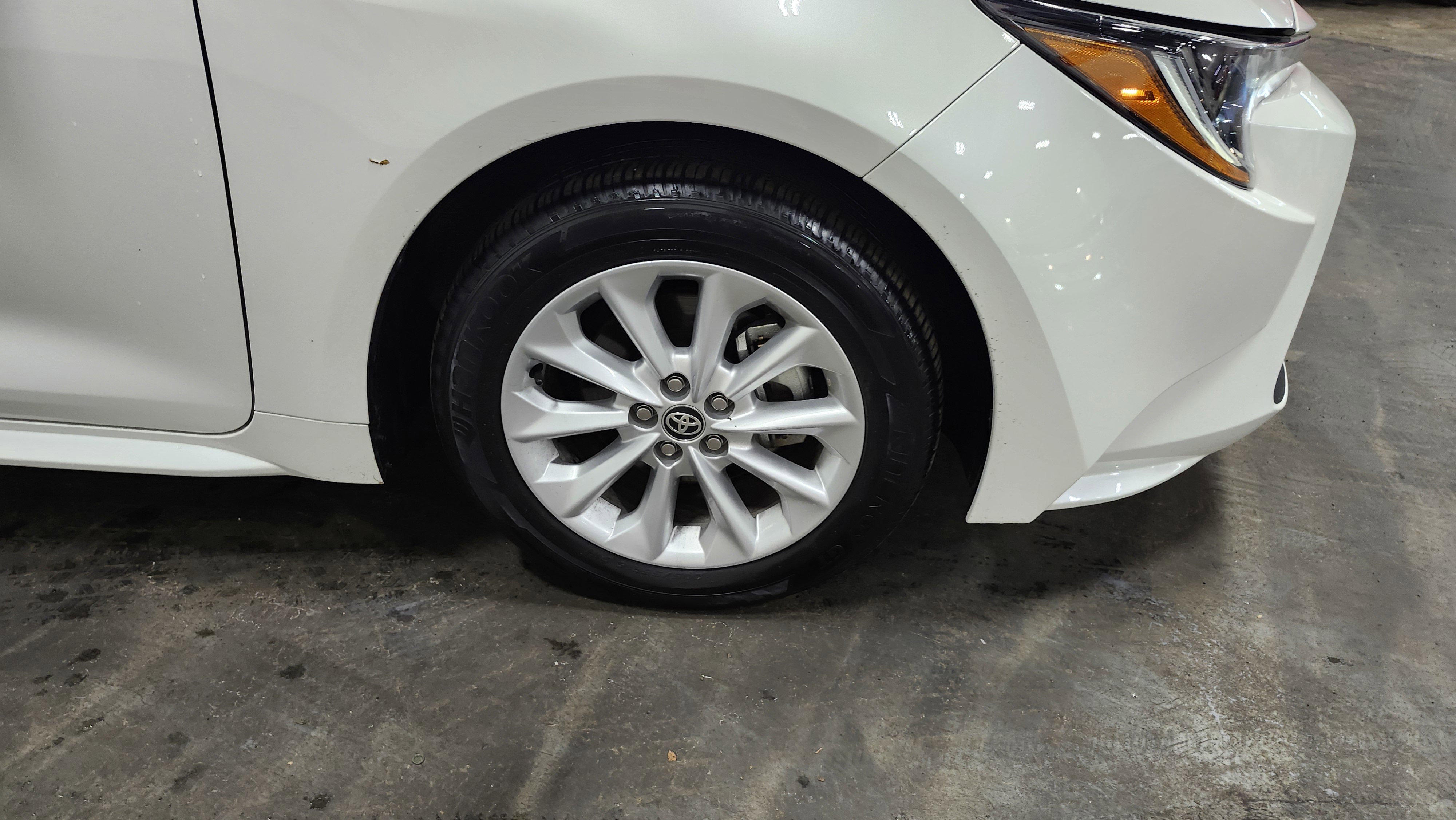 Used 2020 Toyota Corolla XLE image 11